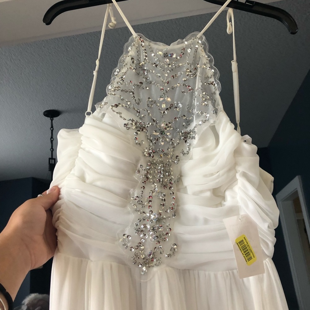 Prom dresses - Picture 2 of 7